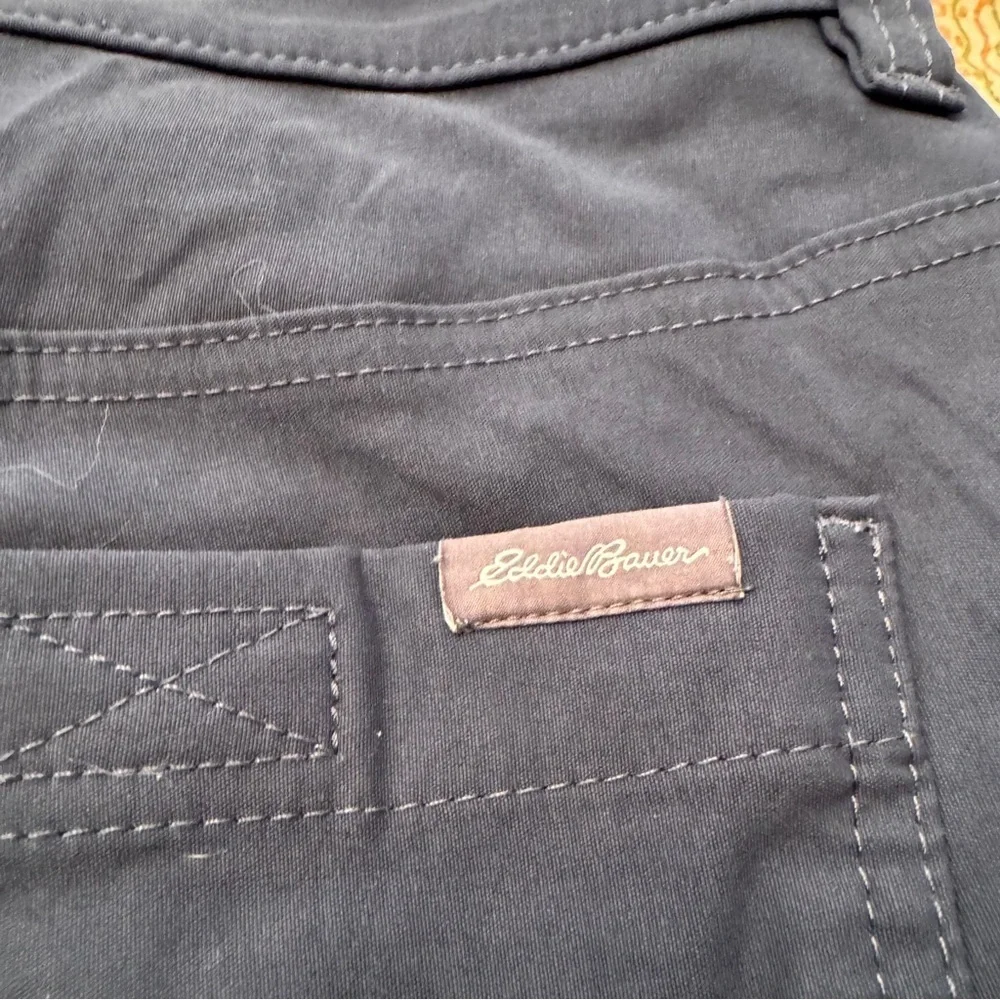 Eddie Bauer Men's Rainier Shorts Size 32 Grey